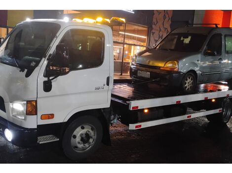 Reboque para Autos na Rua João Santana Neto